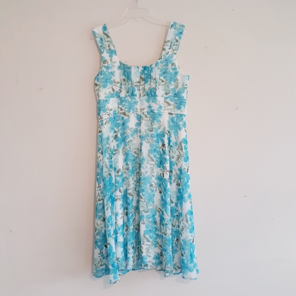 PLUS Floral Midi Dress - Picture 2 of 4